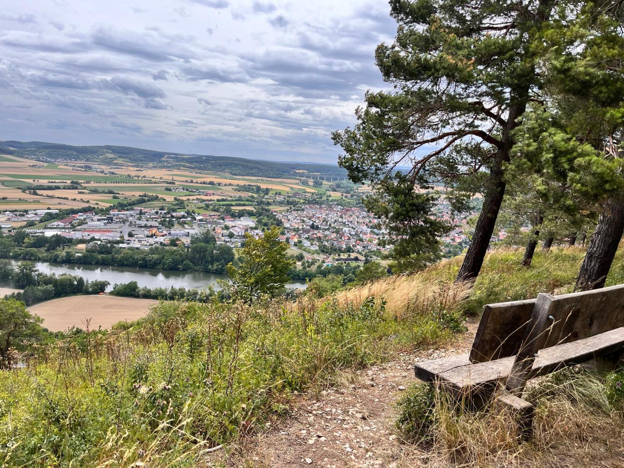 Ferienhaus Weinbergblick - Nahe Wuerzburg - 2 Schlafzimmer - Familienfreundlich - Terrasse Unterleinach ภายนอก รูปภาพ